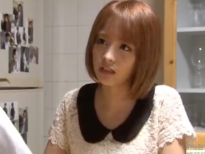 美人妻が伴侶を亡くした隣人の男に無理やりレイプw肉棒挿入されぶっかけ顔射