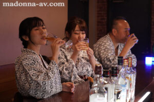 juq00684│密着セックス ～夫の上司と夫の居ない温泉旅行で酒と不貞に溺れた私～ 上羽絢│人妻素人