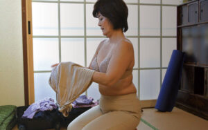 erdm00116│「ホ・・ホントに、一回だけだよ…」ガチ祖母とヤレた…イケない関係4時間│人妻素人