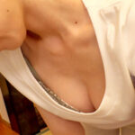 fjin00042│地方の温泉旅館でいつでもフリー指名できる物静かな若妻マッサージ嬢は勃起しただけで無料で抜いてくれそれでも勃起していると…│人妻素人