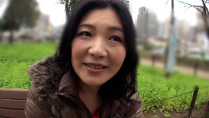 h_1724m674g00002│バツイチ熟女が寂しさと性欲を抑えられずAV出演！恥ずかしがりながらも快楽を貪る孕ませSEX！│人妻素人