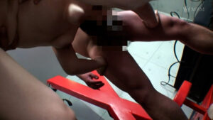 h_1724m865g00011│街行く奥さまをナンパしてインタビューと称して事務所に招き勃起した男根を見せつけると…欲求不満の奥さまは3本の他人棒に連続生中出し！│人妻素人