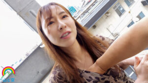sora00577│マゾ人形に堕ちた秋広さん家のママ セックスレスで旦那に女性として認められない人妻を公然わいせつ調教で他人棒おねだり種付け！！旦那を裏切りハメ狂いメス化の一部始終… 衣緒34歳 長身168cm 86Fカップ│人妻素人