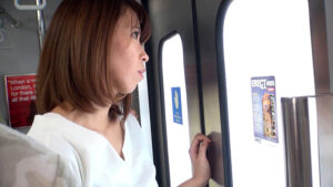 h_1724p00064g01│こんな所で…女盛りの熟れた体を弄られたおばさんは公衆の面前で悶え、そのまま公衆トイレで嵌めまくる！│人妻素人