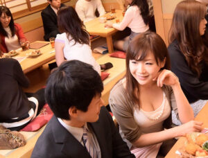 1nyh00228│同窓会で性欲強すぎる人妻に変貌したクラスメイトと店内でSEXした記録/加納綾子│人妻素人
