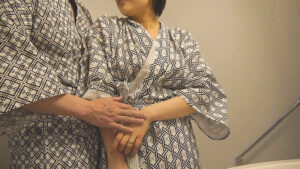 57jksr50902│【爆乳Gパイ妻、不倫中！】慰安旅行中に二人で消えた後…【不倫の実態、盗撮しました】│人妻素人