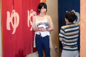1dandy00960b│「おちんちん大きくさせてごめんね」小さいから大丈夫だろうと女湯に一緒に入った甥っ子がおっぱいだらけの状況にフル勃起！慌てた叔母さんがこっそり抜いてくれましたVOL.2 セックスレスな人妻長身爆乳叔母さん Kカップ│人妻素人