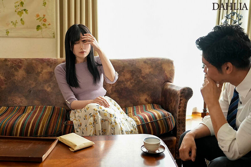 1dldss00111│キメセク死ぬほど馬鹿にしていた夫の部下に薬漬けにされイカされ続けた傲慢妻 本田もも│人妻素人