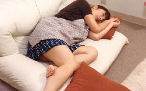 dbnk00095│隣のおばちゃんが年の割りにはエロい身体なので口説いてみたら、予想以上のエロ展開に…！？4時間│人妻素人