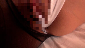 h_1724a125g00007│不倫相手の巨乳美人奥様とラブホで嵌め撮りSEX！黒パンストの美脚奥様のパンティずらして生ハメ中出し！│人妻素人