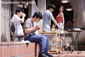 roe00462│可愛くて、男らしくて、沼り始める私―。 童貞の甥に身も心も溺れる密会情事の日々―。 葵百合香│人妻素人