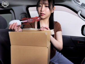 vema00257│カーセックスが好きな人妻は荷物を届けて性欲を満たすフェラチオ上手なペロフェッショナル宅配ドライバー 深月香苗│人妻素人