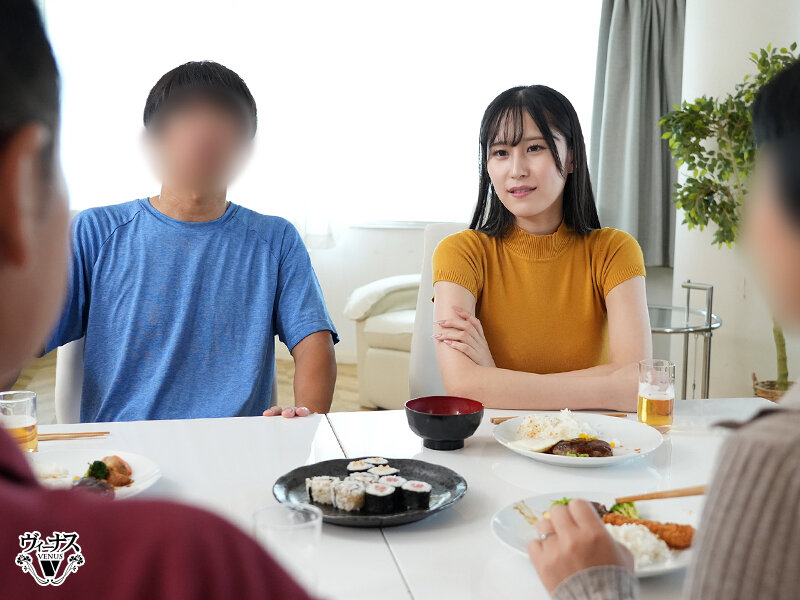 vema00258│社内一キレイな先輩女子が早く結婚しろとうるさい両親を安心させるために恋人のフリを頼んだ後輩男子と実家に行ったら中出しセックスするハメに…何度もイカされて本当に好きになっちゃった 雨宮ひびき│人妻素人