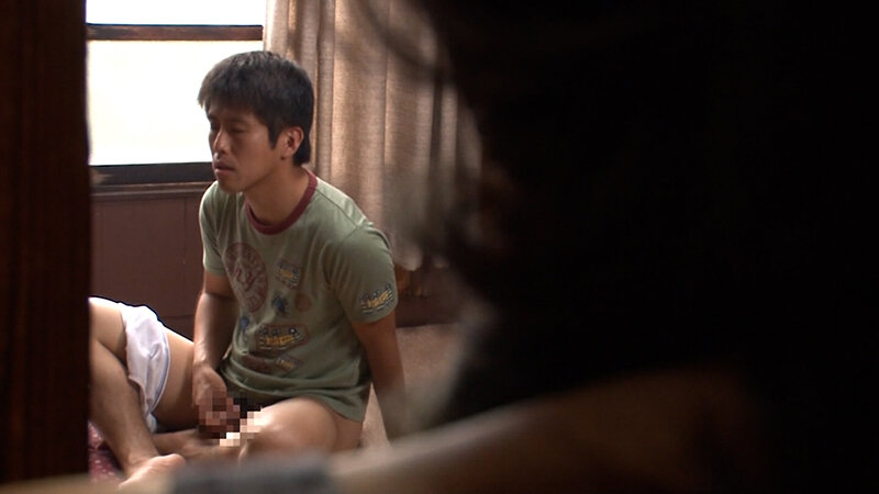 h_1724a127g00004│愚息のセンズリを目撃した熟母は乳首を勃起させオナニーイキする！誰にも言えない欲望に狂った恥ずかしい家庭内性愛！│人妻素人