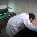 h_1724a139b00003│悪徳産婦人科のベッドの上は危険がいっぱい！電マでイカされ挿入されちゃう女性患者！│人妻素人