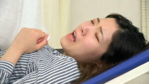 h_1724a139b00016│クパクパ開いて中まで触診！やりたい放題の悪徳エロ産婦人科医！│人妻素人