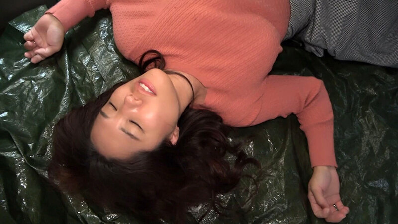 h_1724u013i00005│理性を失った男の欲望に、逃げ場はなかった！薄れゆく意識の中で行われた中出しセックス！│人妻素人