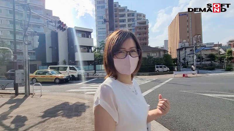 1sdnm00302│子供たちの前では見せられない教育ママの裏の顔 石井江梨子 34歳 第2章 目隠し・拘束・イラマチオ…2児の母がドM快楽堕ち 家族の顔が浮かび思わず声を詰まらせ「ママを許してね」│人妻素人