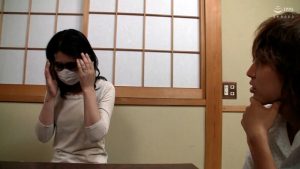 h_1724p149f00002│熟女デリヘルを呼んだら…母だった！覚悟を決めて愚息と中出しセックス！│人妻素人