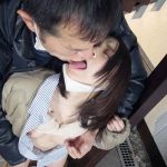 1sdnm00381│夫婦でカフェを経営する人懐っこい笑顔で地元客に愛される名物奥さん 小林沙良 29歳 第3章 旦那に黙って営業中のカフェから抜け出し車内・駐車場・路地裏で野外時短セックス 羞恥を忘れて快楽を欲しがる貪欲奥さん│人妻素人