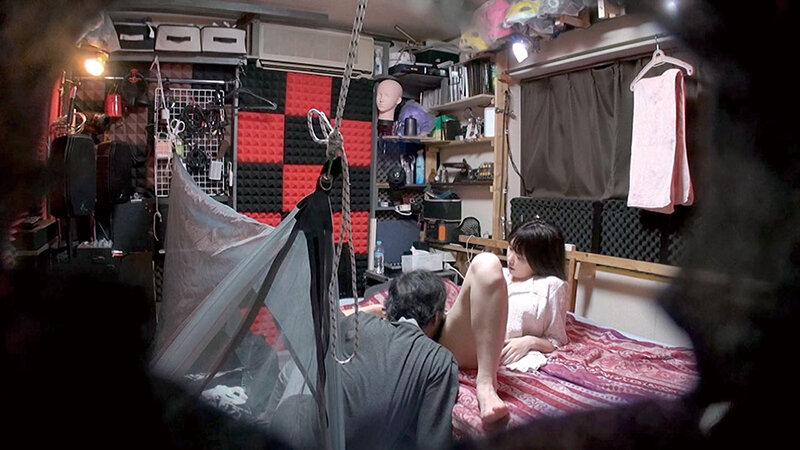 140c02769│自分の部屋に泊まることになった妻の女友達 「人妻里美さん(仮名)三十五歳」に当然のように手を出してしまうワタシ(18)│人妻素人