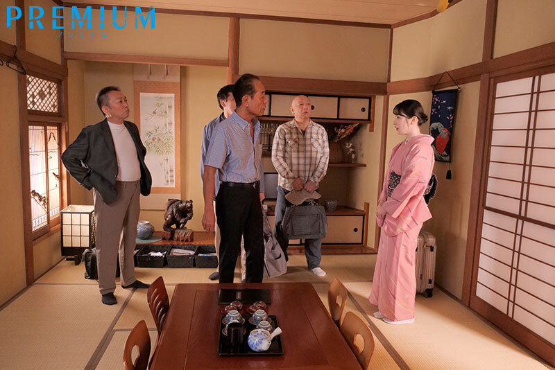 prwf00016│夫婦経営する旅館でオヤジ客の晩酌に呼び出され…朝を迎えても終わらない中出し接待に堕ちた妻 小松空│人妻素人